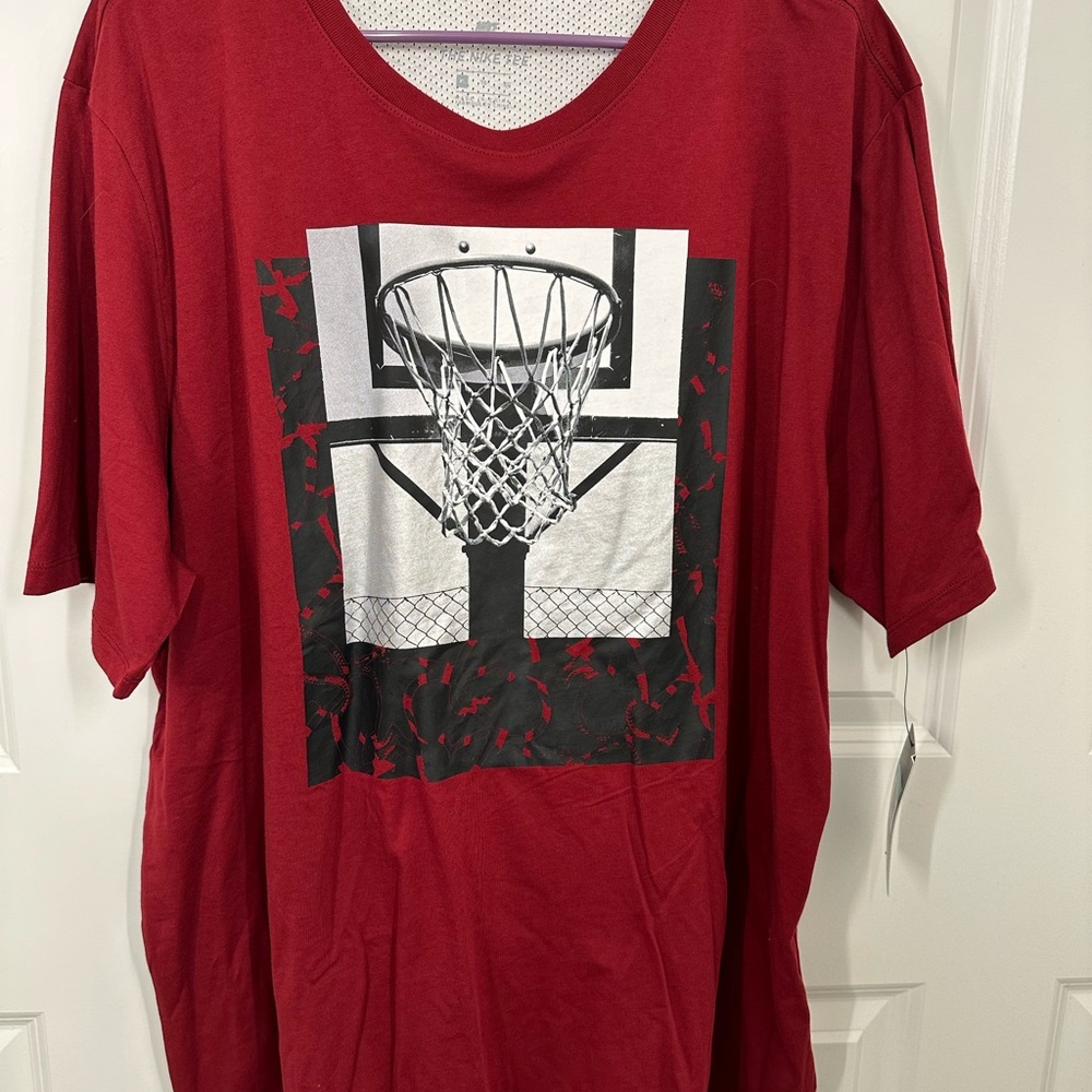 NWT Men's Nike Tee